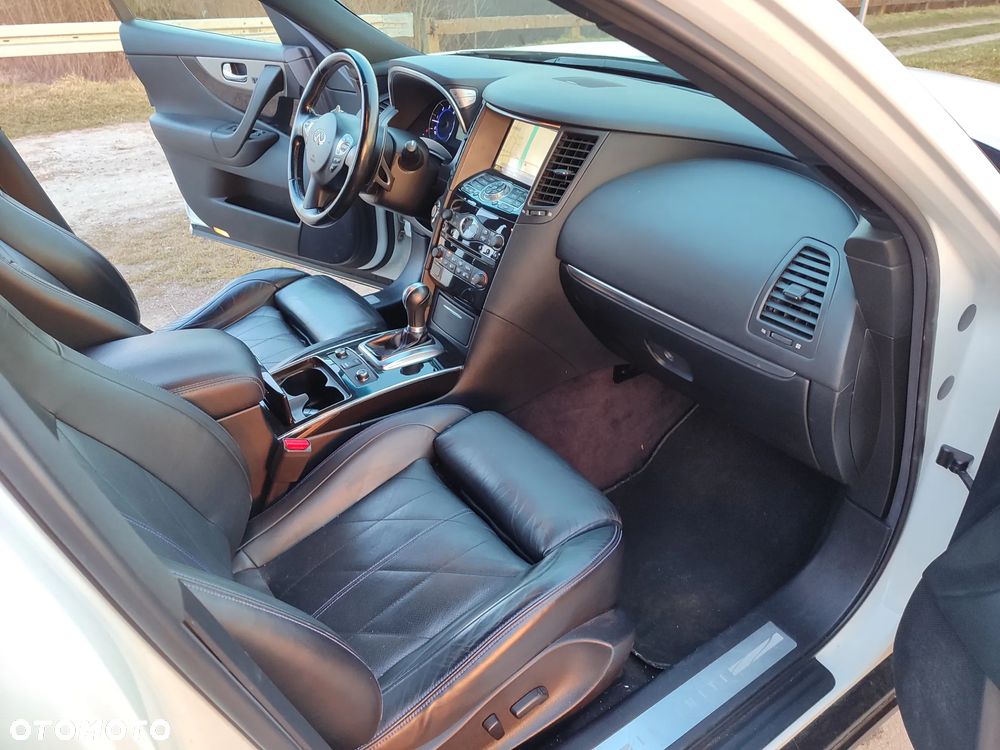 Infiniti Q70 3.0d S - 12