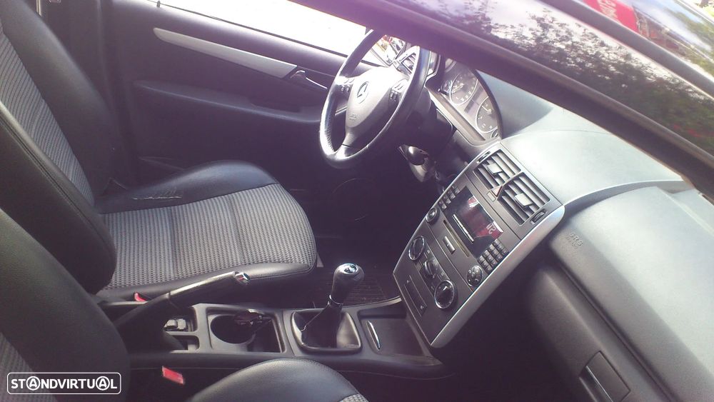 Mercedes-Benz A 200 - 24