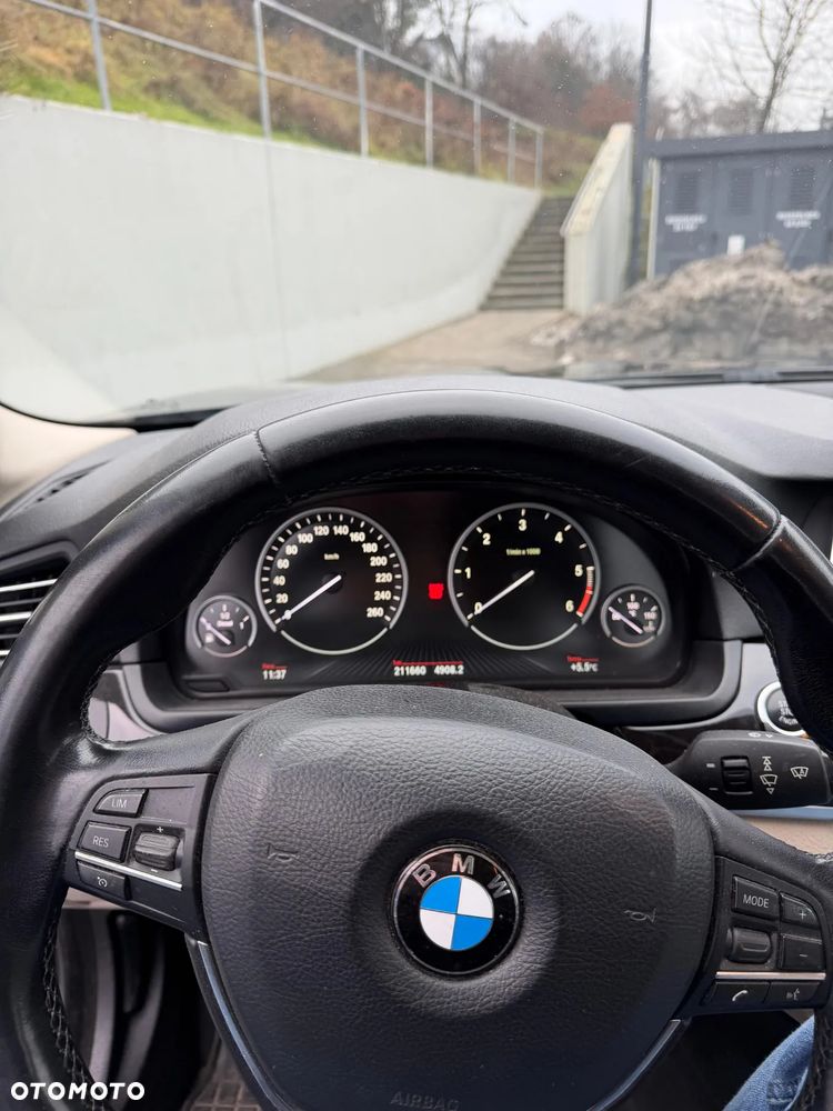 BMW Seria 5 520d xDrive Luxury Line - 11