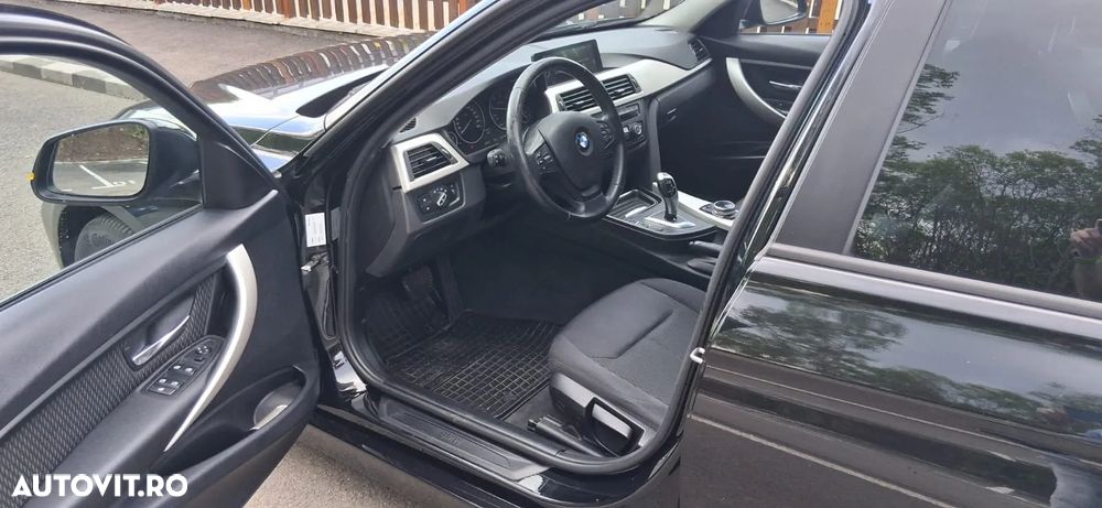 BMW Seria 3 320d Touring xDrive Aut. - 13