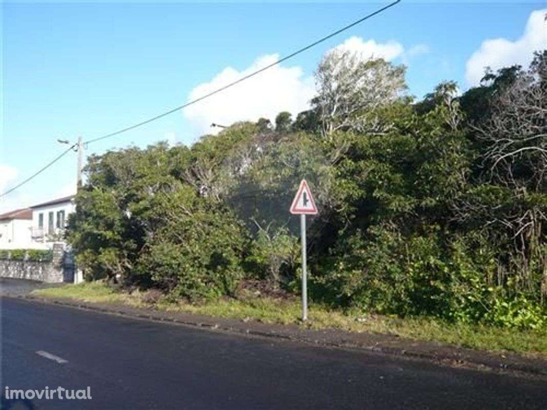 TERRENO PARA CONSTRUÇÃO - Grande imagem: 2/2