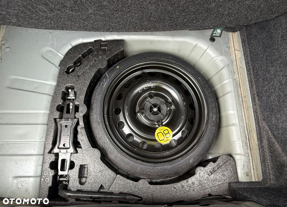 Nissan Micra - 32