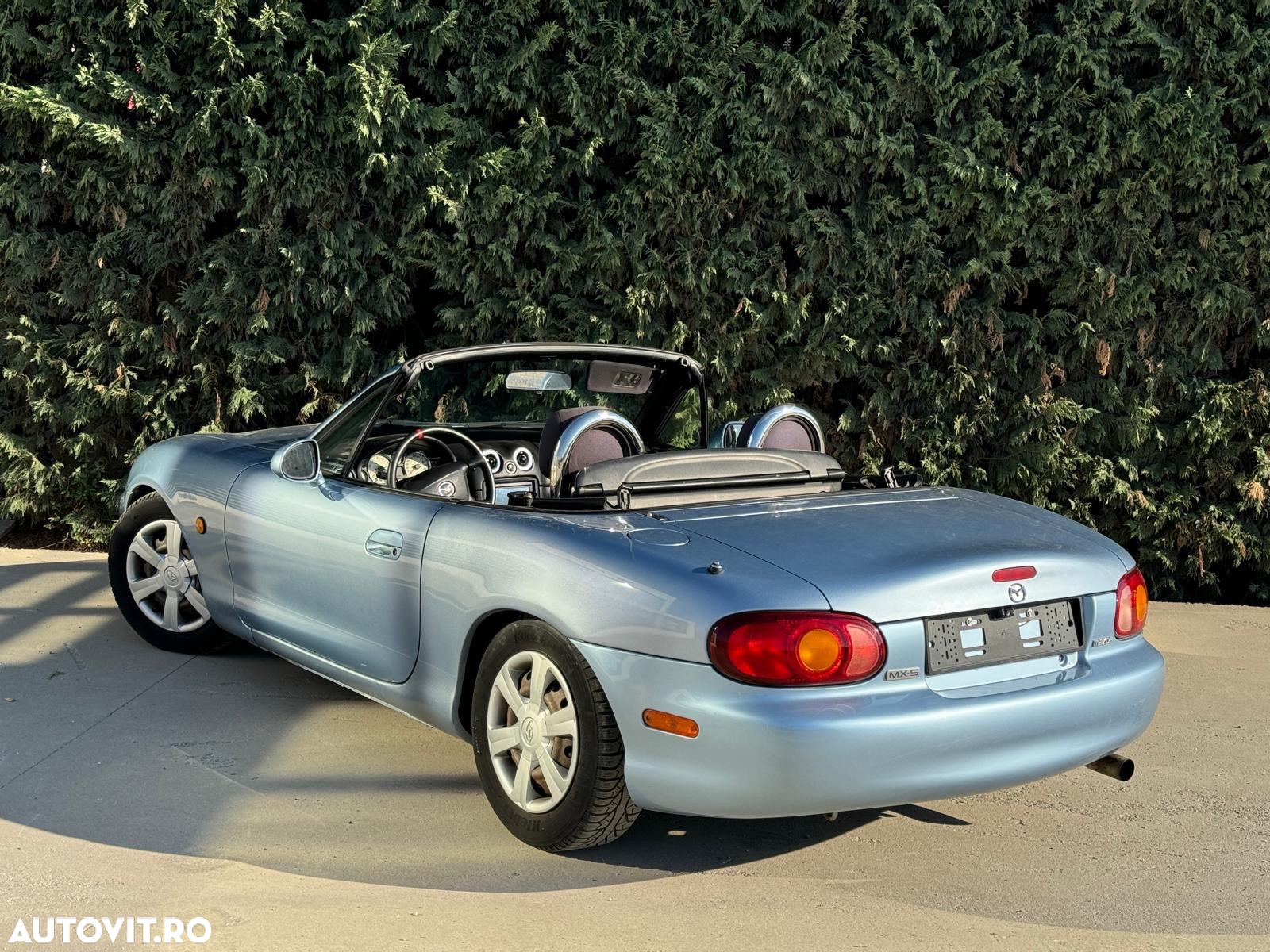 Mazda MX-5 1.6i - 10