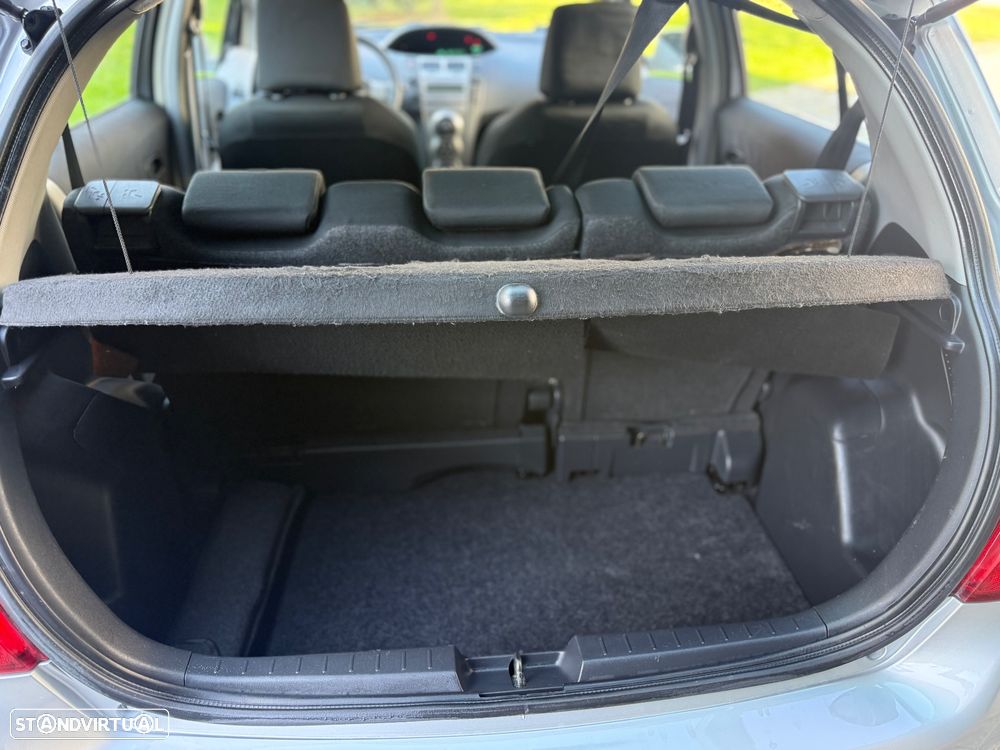 Toyota Yaris 1.0 VVT-i AC Manual+VSC - 10