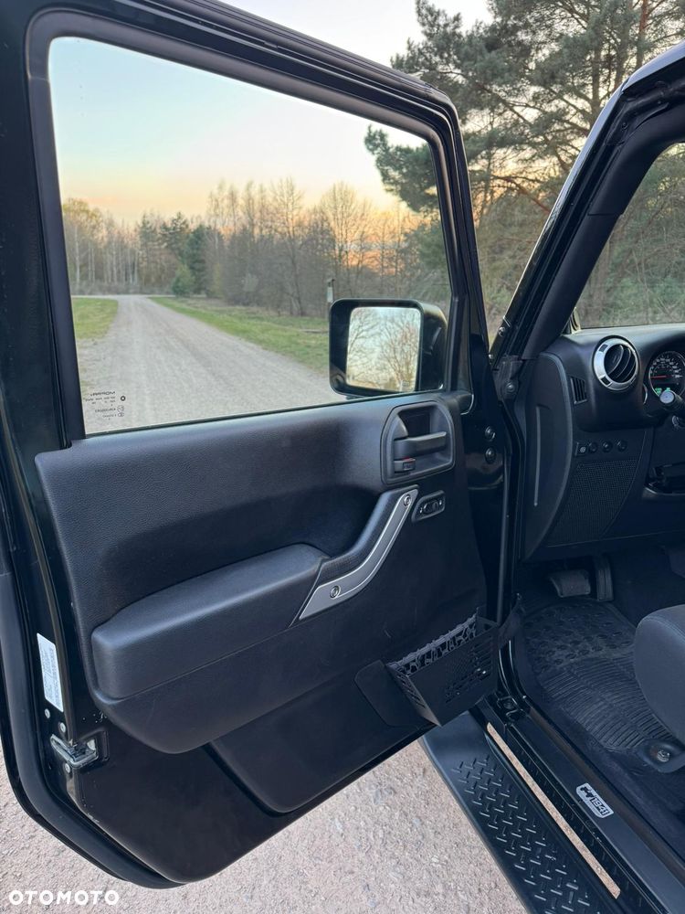Jeep Wrangler 3.6 Unlim Sahara - 14