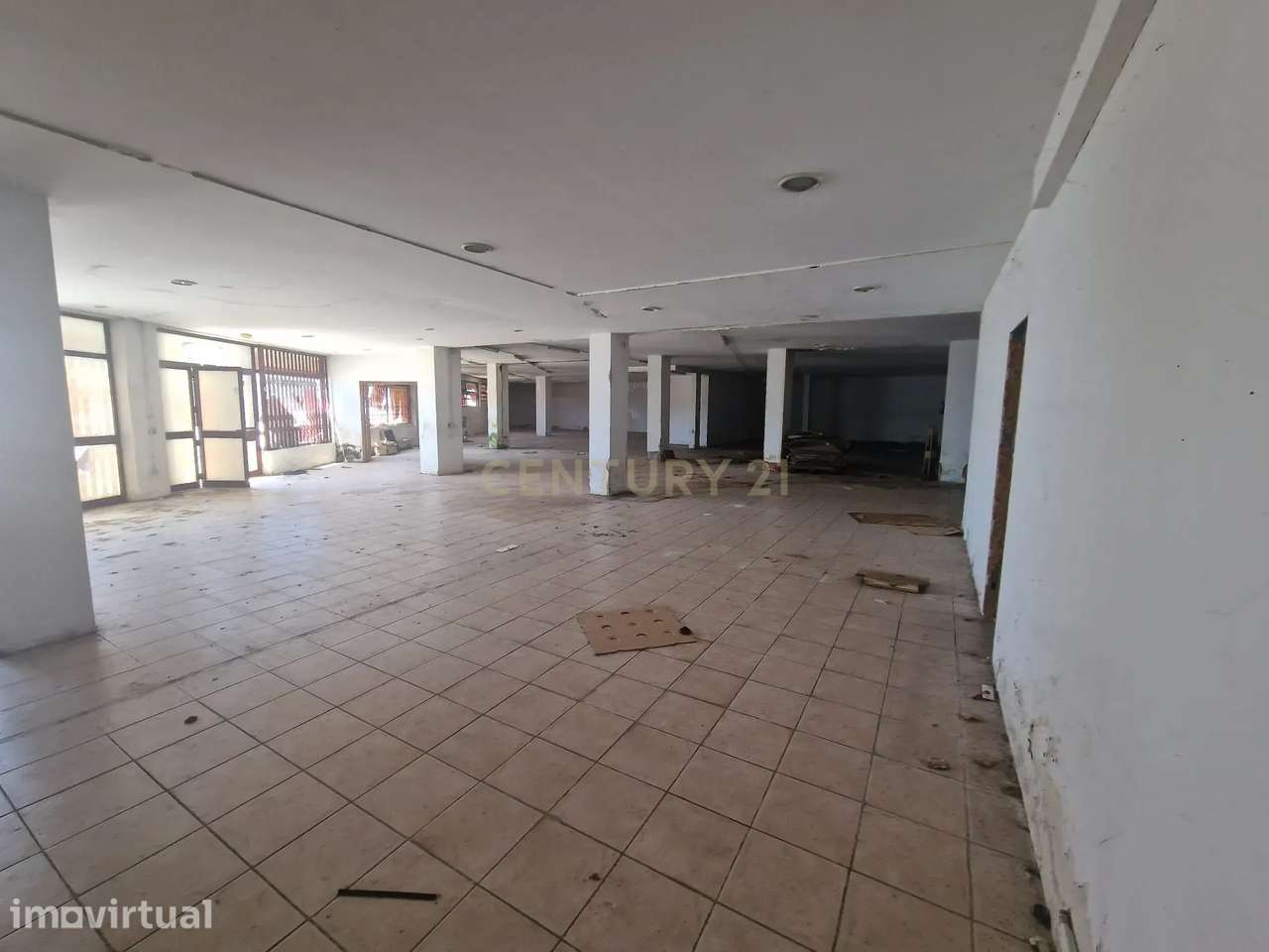 Espaço comercial para recuperação em Delães, Vila Nova de Famalicão/GR - Grande imagem: 2/20