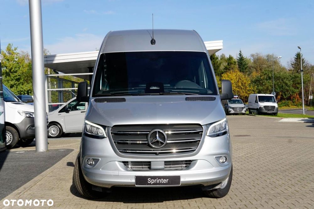 Mercedes-Benz Sprinter - 2