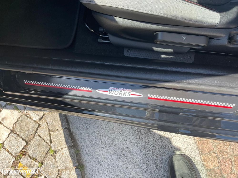 MINI Cabrio Cooper S Premium JCW Auto - 35