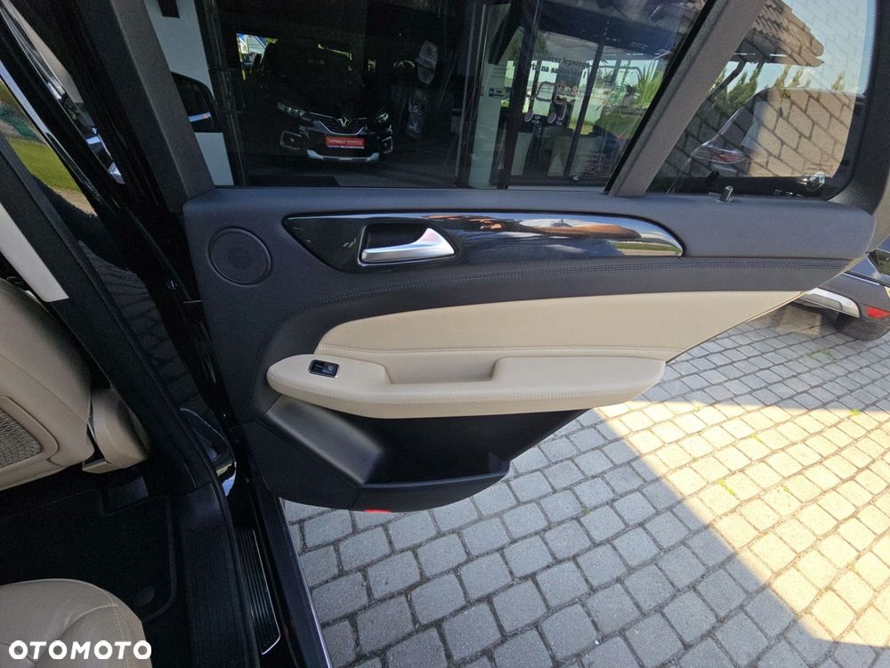 Mercedes-Benz GLE - 31