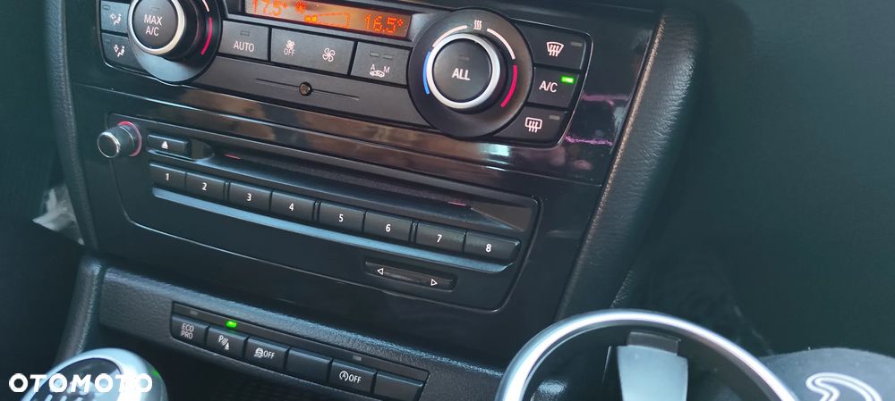 BMW X1 sDrive16d Sport Line - 33