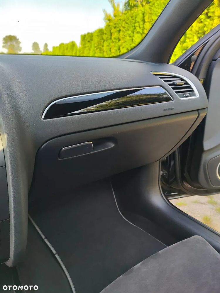 Audi A4 Avant 2.0 TFSI S line Sportpaket (plus) - 19