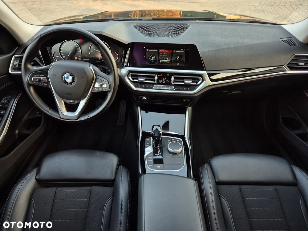 BMW Seria 3 330i Sport Line - 39