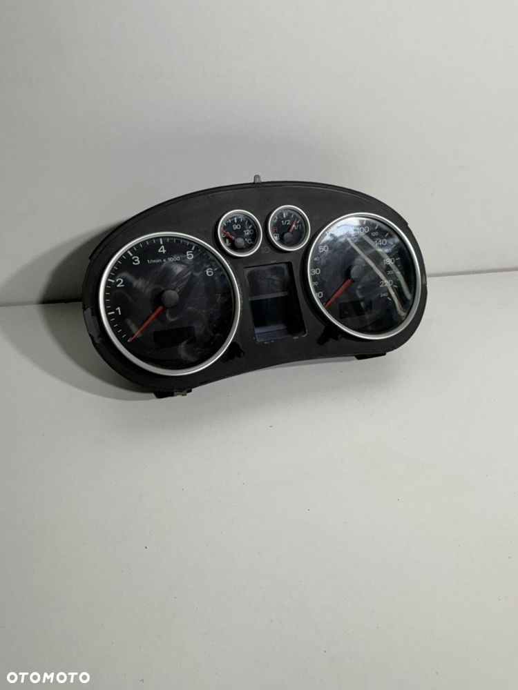 LICZNIK ZEGARY FIS 1.6FSI BENZYNA 150K KM Audi A2 8Z0 920 901 C - 1