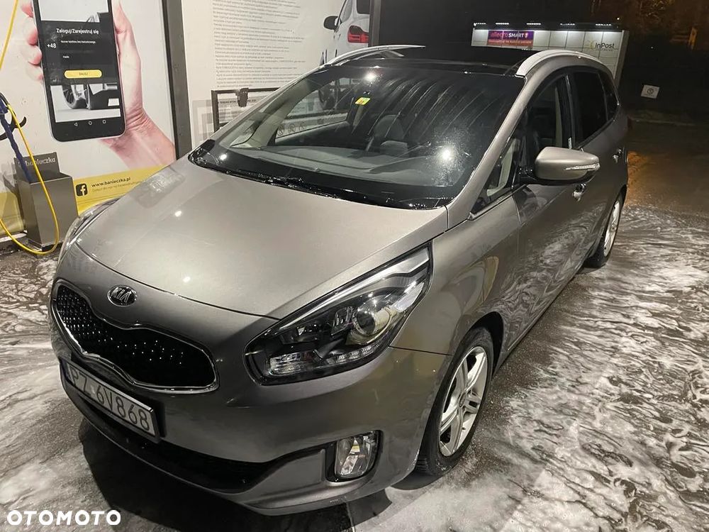 Kia Carens - 2