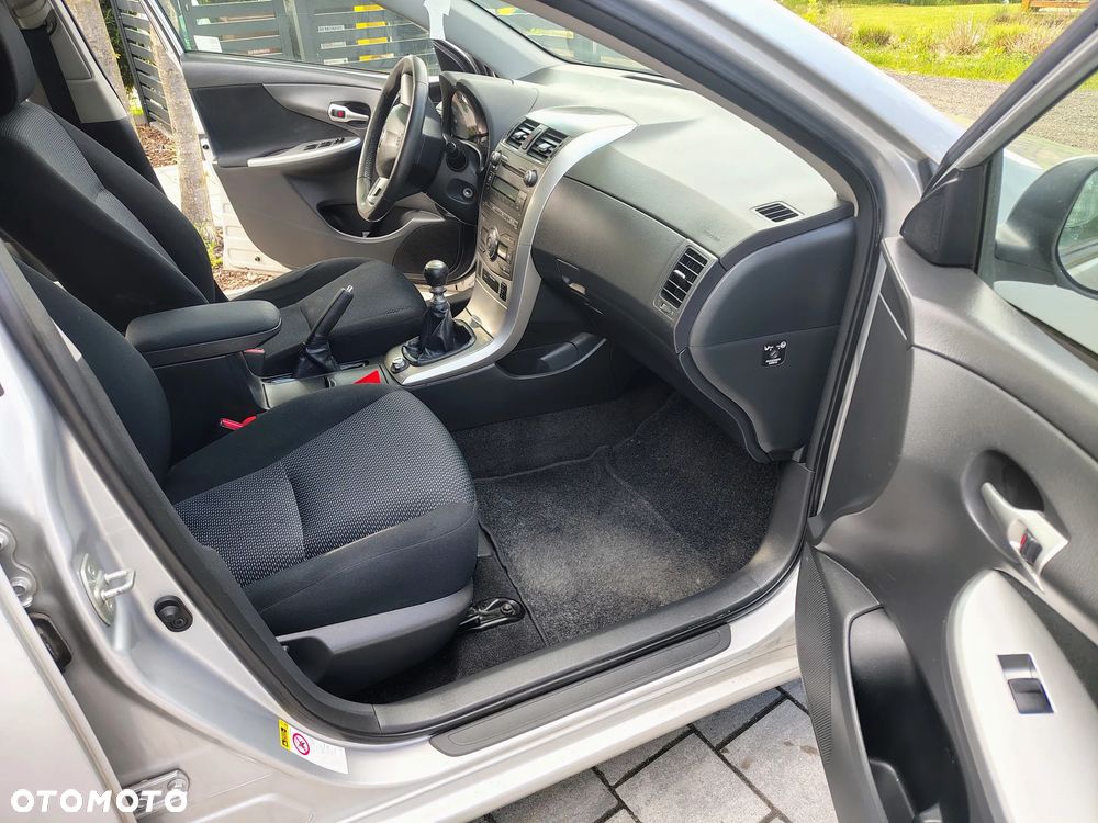 Toyota Corolla - 8
