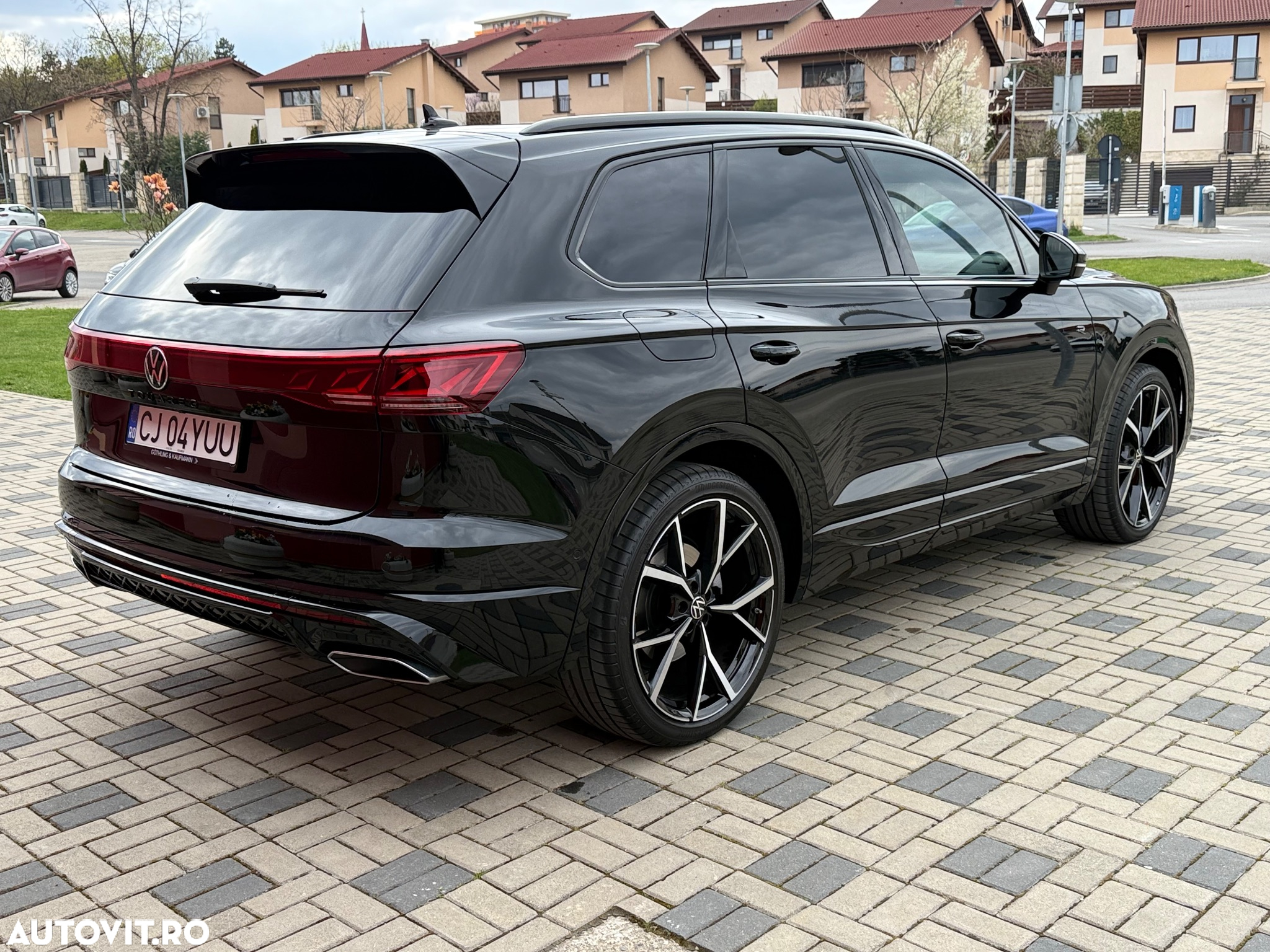 Volkswagen Touareg V6 TDI 4MOTION R-Line - 4
