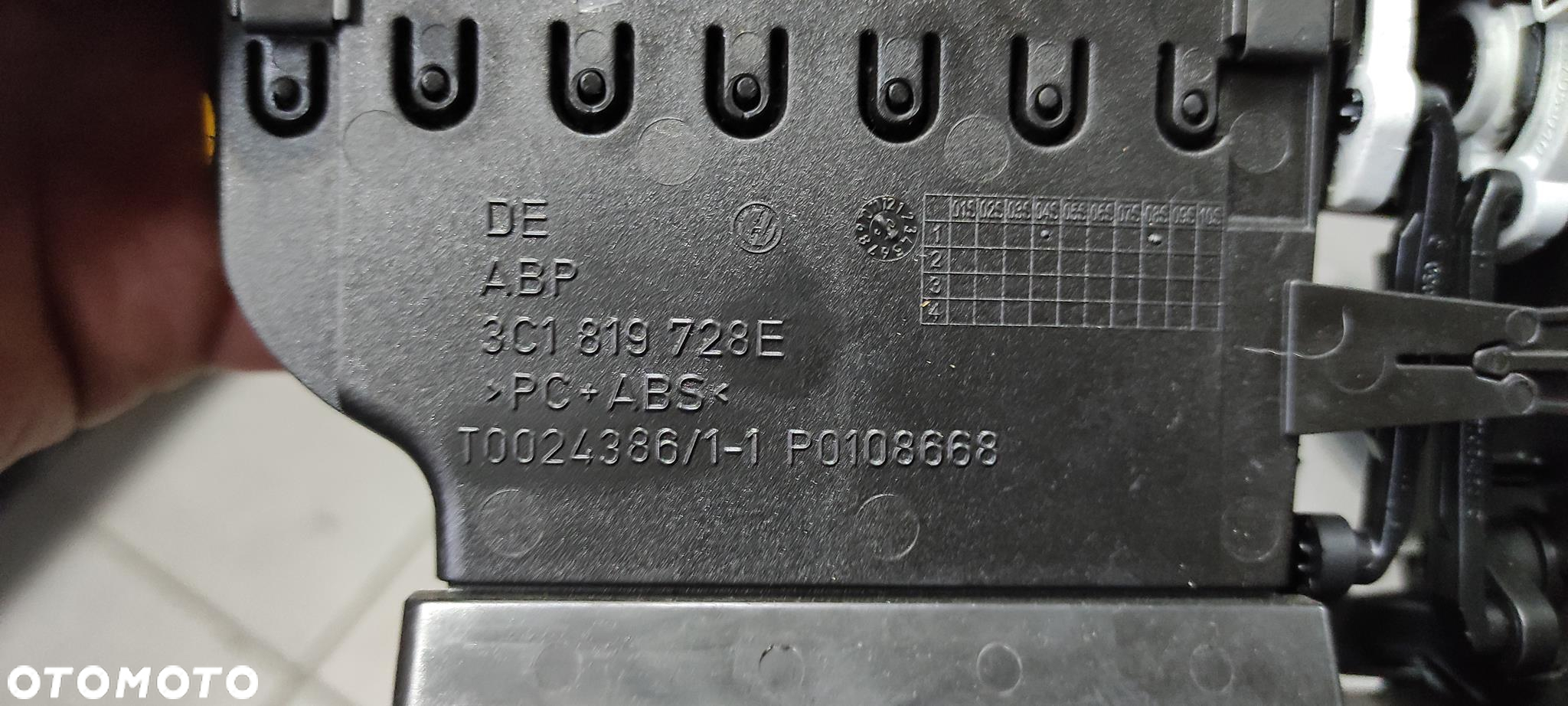 KRATKA NAWIEWU NAWIEW ŚRODKOWA CENTRALNA W DESKĘ VW PASSAT B6 - 3