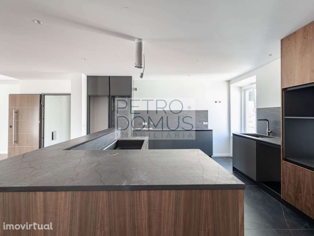 Edifício Do Castelo - T4 triplex - Grande imagem: 4/27