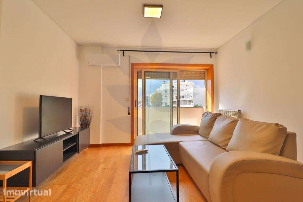 Vende-se Apartamento T3 Mobilado e Equipado - S. Vitor - Grande imagem: 5/32