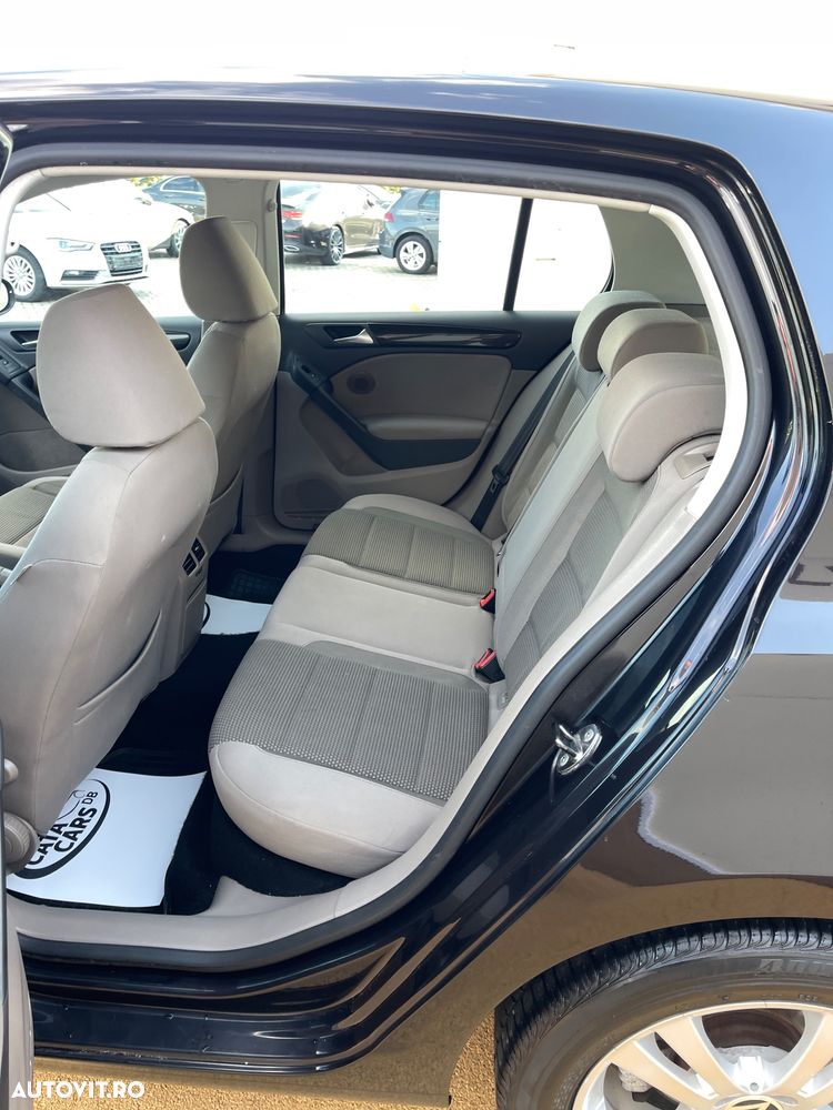 Volkswagen Golf - 30