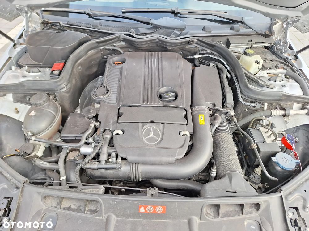 Mercedes-Benz Klasa C 250 CGI BlueEff Elegance - 29