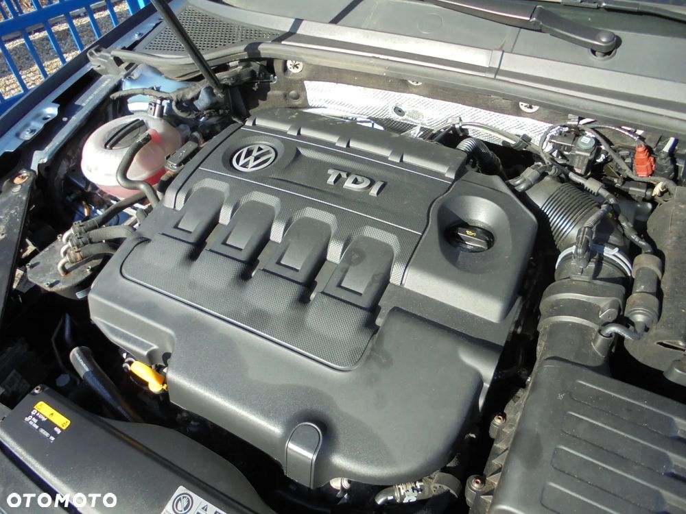 Volkswagen Passat Variant 2.0 TDI SCR BlueMotion Highline - 27