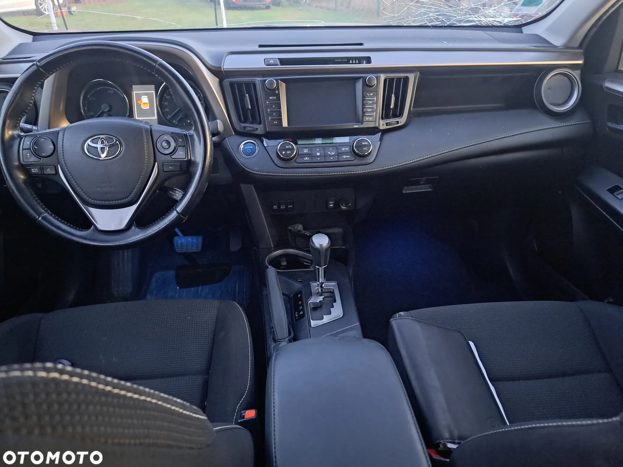 Toyota RAV4 - 10