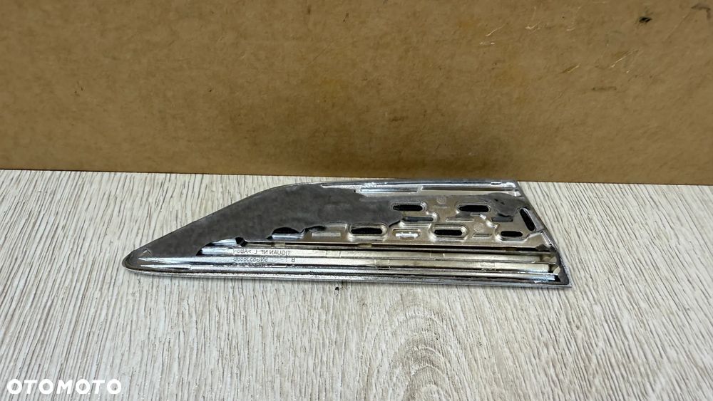 VW TIGUAN 5NG ALLSPACE 18+ LISTWA BŁOTNIKA LEWY PRZÓD CHROM 5NG853689B K102/BN53JR - 2