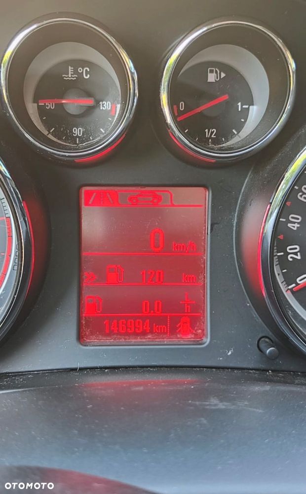Opel Insignia 2.0 CDTI - 11