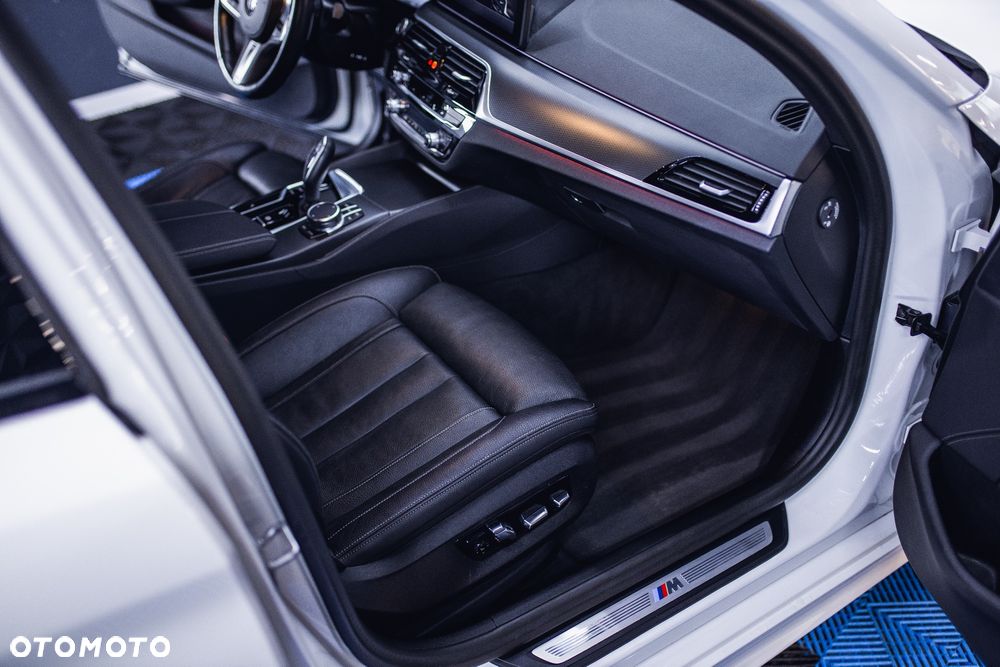 BMW Seria 5 520d xDrive MHEV M Sport sport - 14