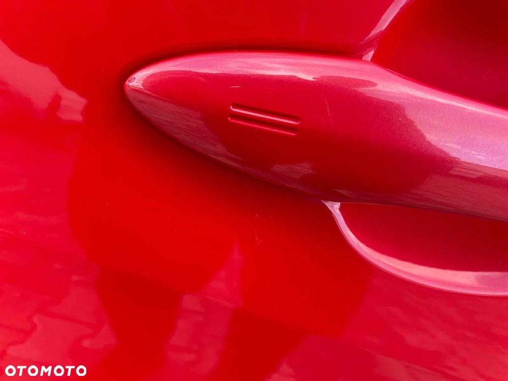 Toyota Yaris ver-hybrid-1-5-executive - 7