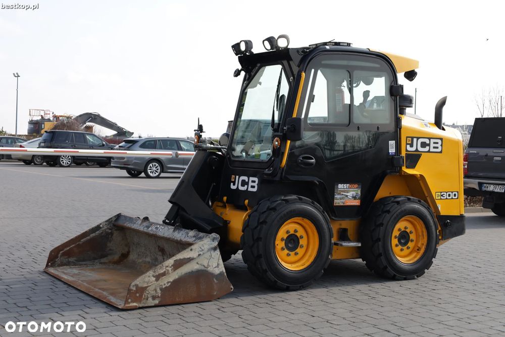 JCB 300 T4 Miniładowarka Skid steer - 9