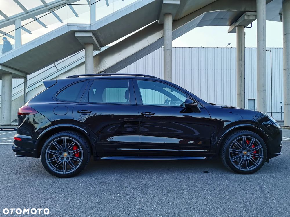 Porsche Cayenne - 5