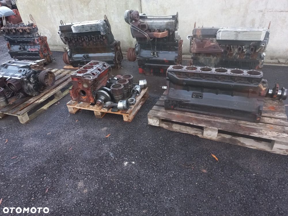 Wał,Blok,silnik same,lamborghini,hurlimann,1000.3 A,1000.4 WT10,1000.6 ATI,WTI3,A1,turbo,70779.0,001304890 2C,71150.0,07511100/30,TULEJA ,tłok,korbowód,kompletny silnik,głowica,woda,powietrze,koła rozrządu,wałek,miska,explorer,titran,antares,laser,3cylindry,4 cylindry,5 cylindrów,6cylindrów.