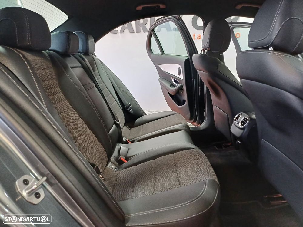 Mercedes-Benz E 300 - 12