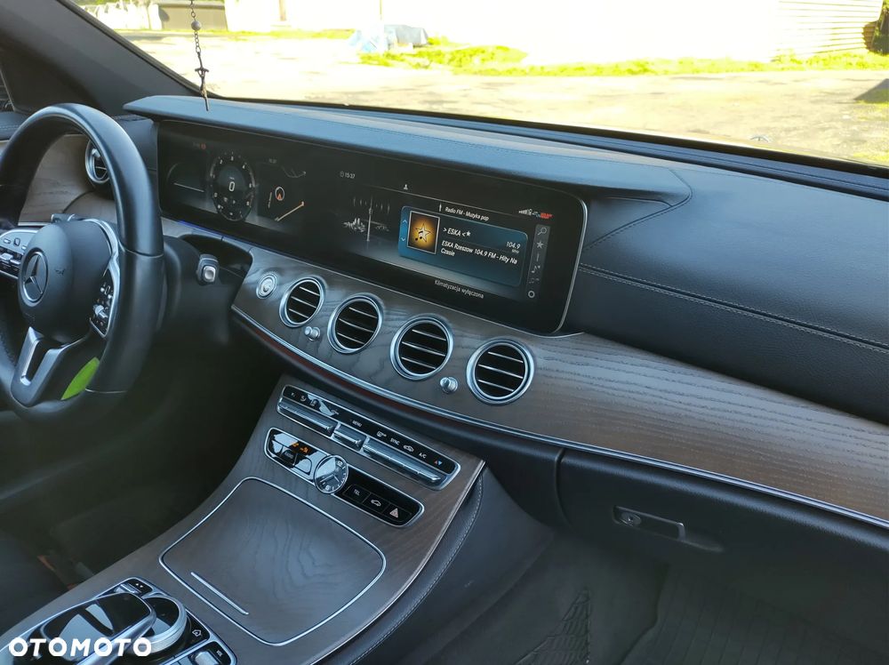 Mercedes-Benz Klasa E 220 d 4-Matic 9G-TRONIC - 9