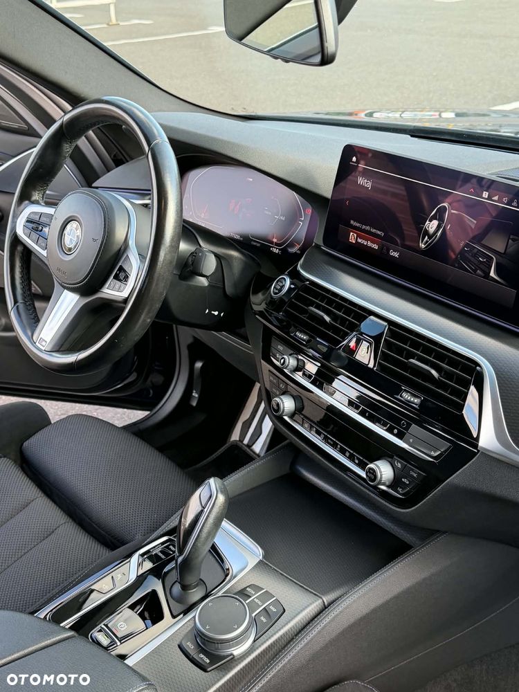 BMW Seria 5 520d MHEV M Sport sport - 8