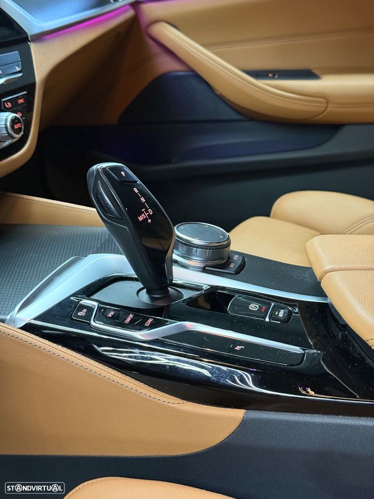 BMW 520 d xDrive Pack Desportivo M Pro - 8