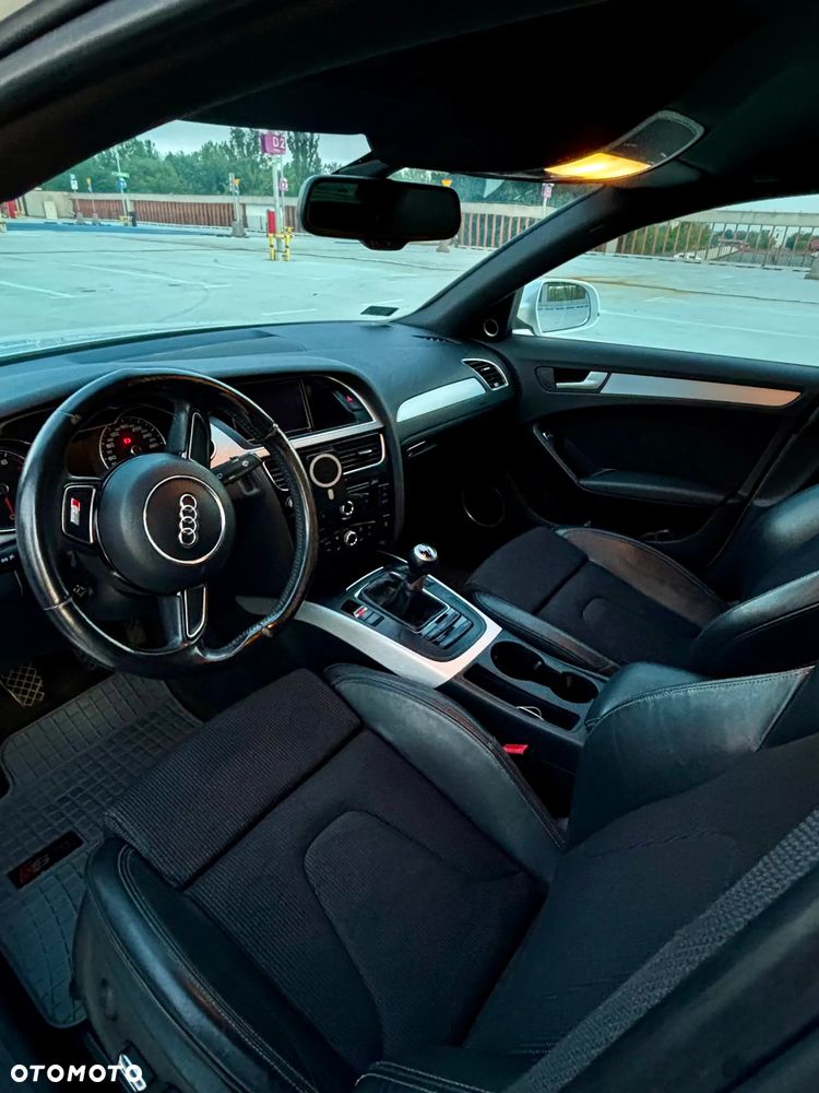 Audi A4 Limousine - 10