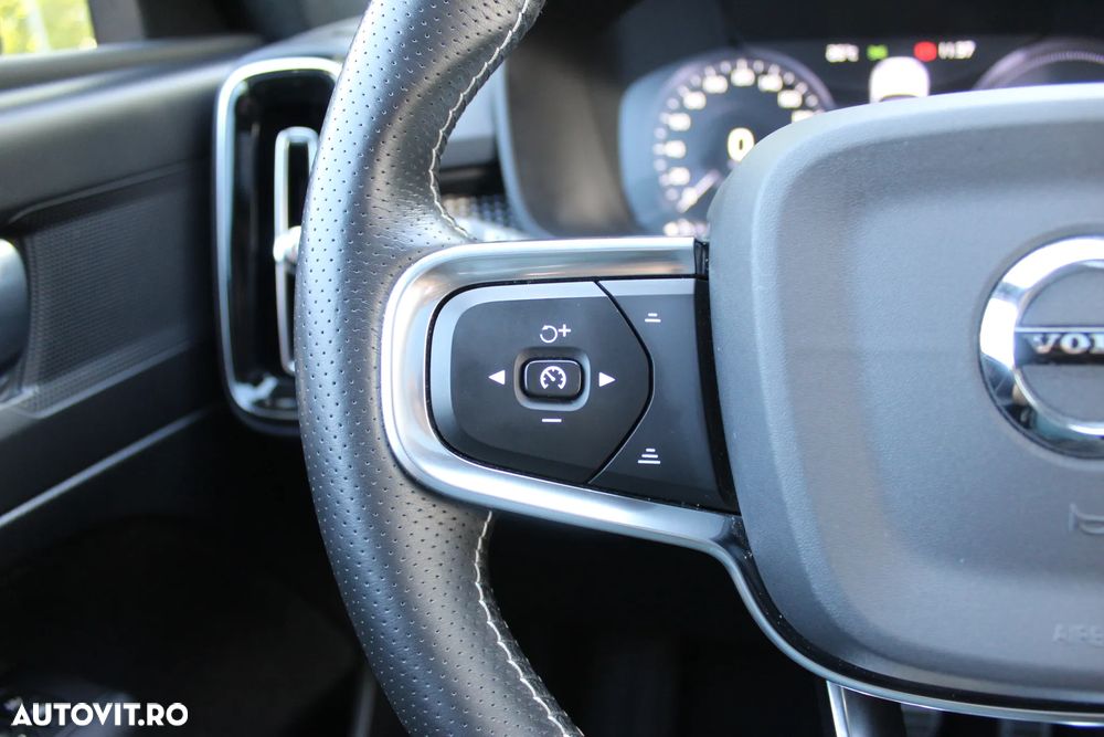 Volvo XC 40 Recharge T5 Twin Engine AT7 R-Design - 18