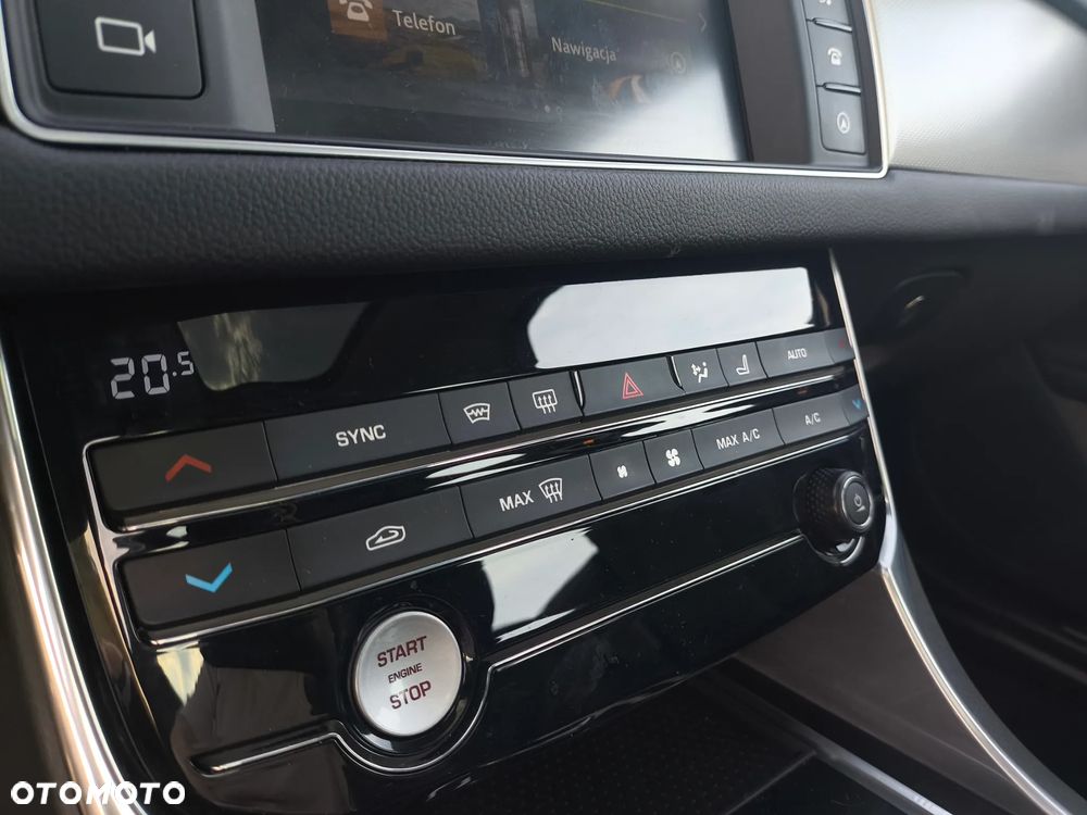 Jaguar XF 2.0 T Prestige - 29