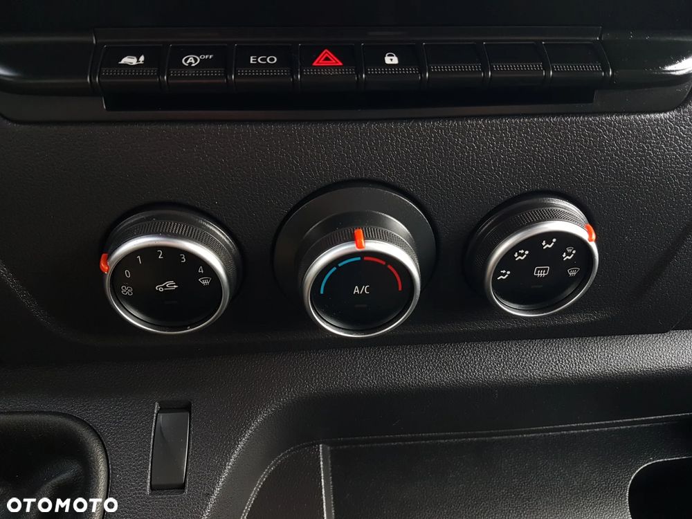 Renault MASTER KONTENER 8EP 4,22x2,23x2,23 KLIMA MANUAL KRAJOWY 6-BIEGÓW - 33