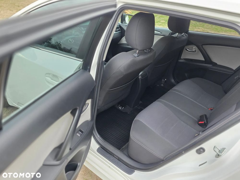 Toyota Avensis Touring Sports 1.8 Multidrive S Business Edition - 16