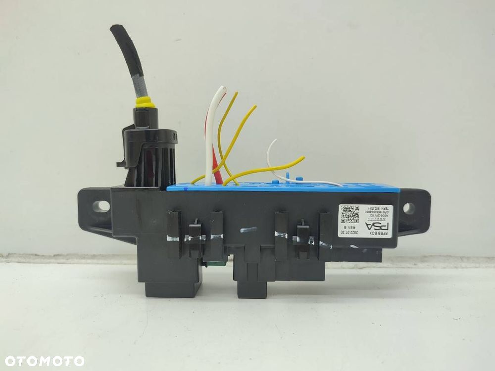 SKRZYNKA BEZPIECZNIKÓW CITROEN C5 X 9830004880