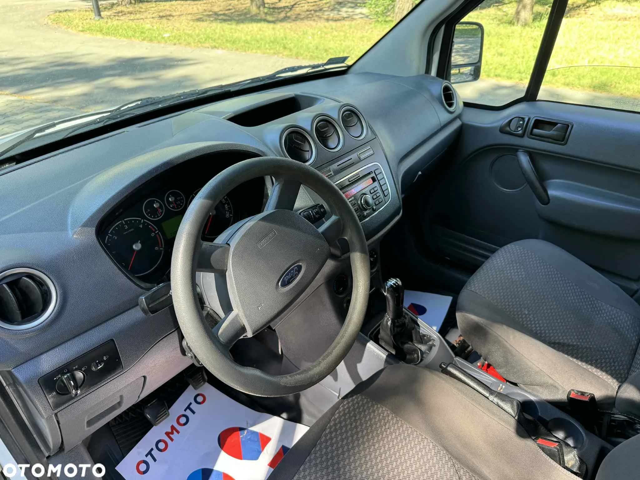 Ford Transit Connect 220 SWB Van - 13