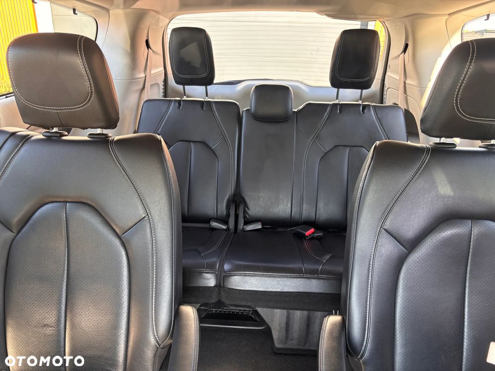 Chrysler Pacifica - 13