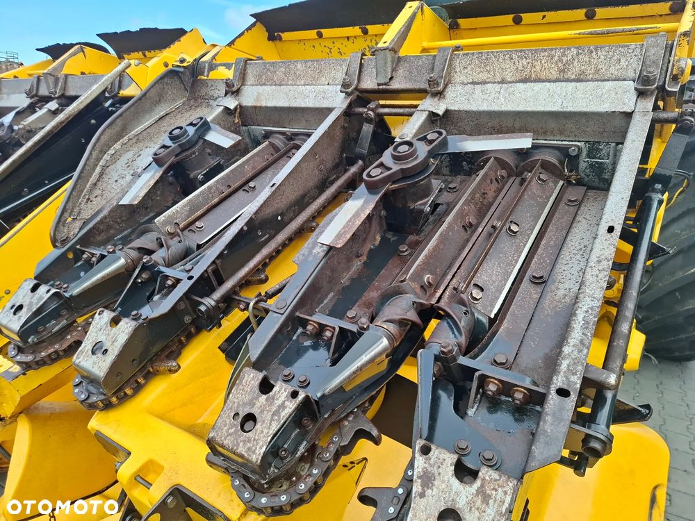 New Holland 8-75 2012 Rok, Przystawka do kukurydzy , Nie malowana,  Stan Idealny - 13