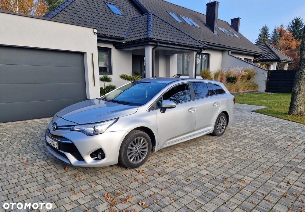 Toyota Avensis 1.8 Premium - 1