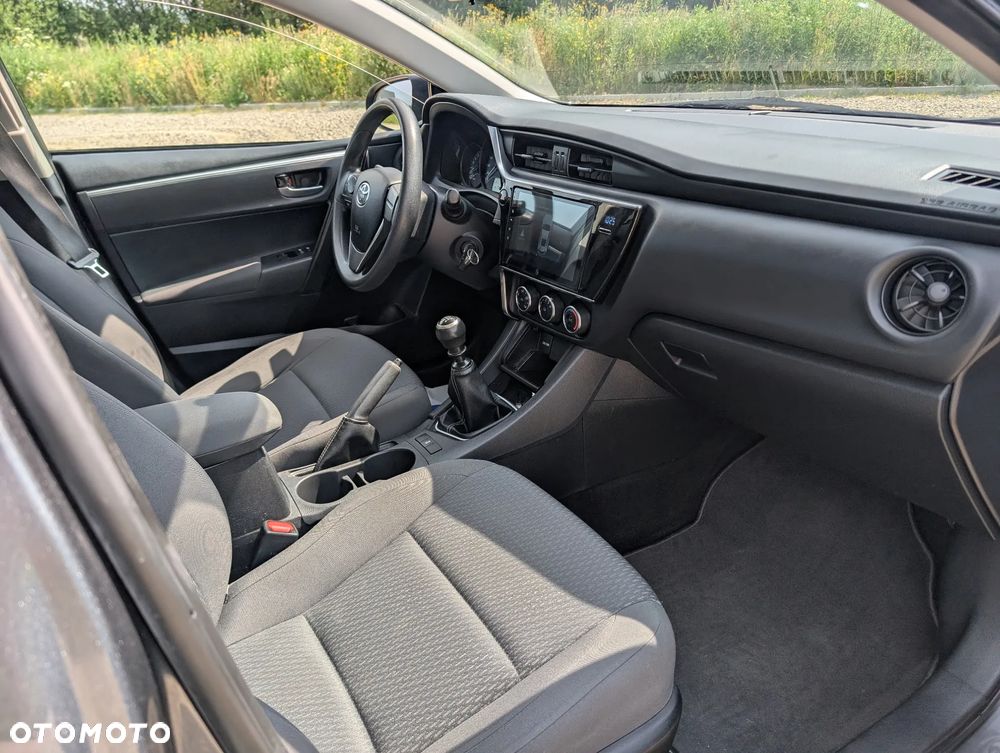 Toyota Corolla 1.6 Premium - 8