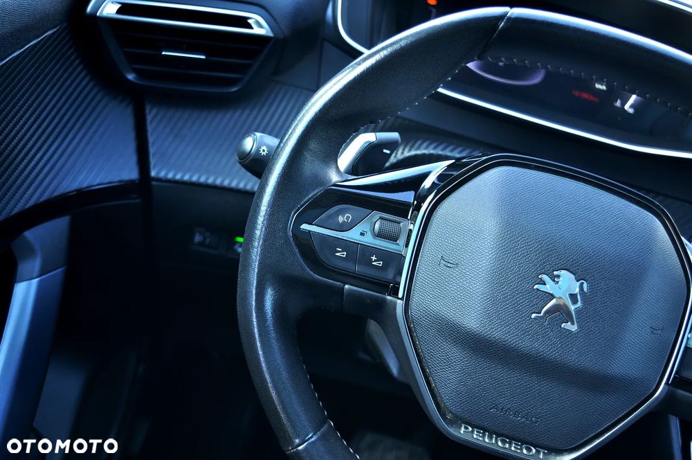 Peugeot 2008 1.2 Pure Tech GPF Allure S&S EAT6 - 26